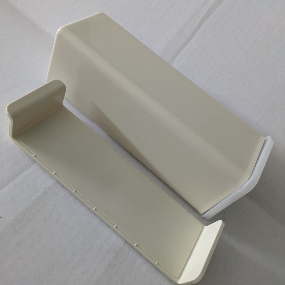 Tupperware Cream Food Storage Container. Made For Velveeta/Cheese.